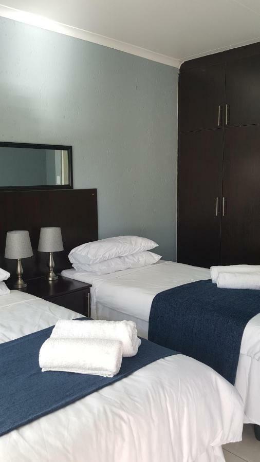 Silver Rest Guesthouse Mafikeng Exterior foto