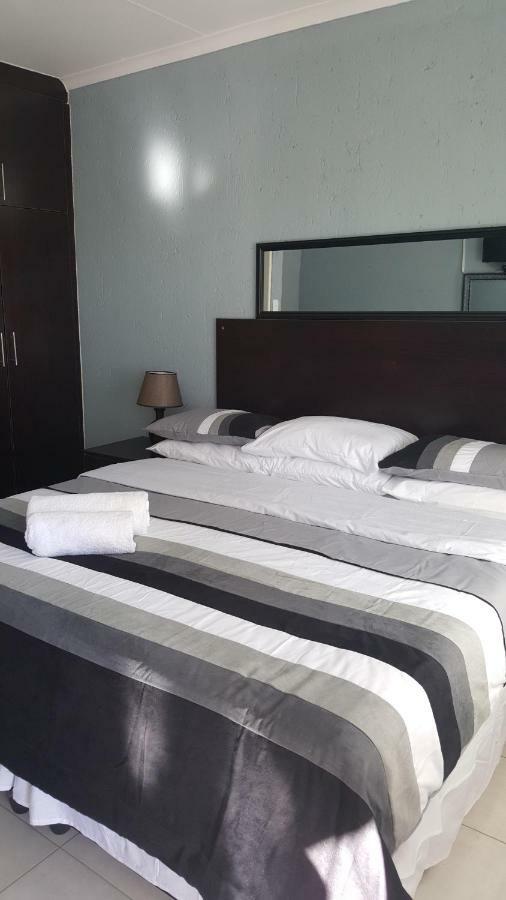 Silver Rest Guesthouse Mafikeng Exterior foto